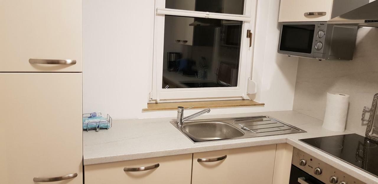 Outletcity Ferienwohnung Apartment 2 Metzingen  Buitenkant foto