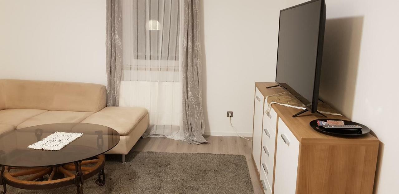 Outletcity Ferienwohnung Apartment 2 Metzingen  Buitenkant foto