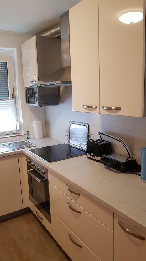 Outletcity Ferienwohnung Apartment 2 Metzingen  Buitenkant foto